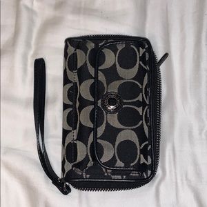 Coach wristlet wallet